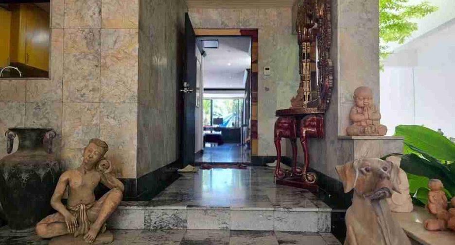 For sale 3 bedrooms condo in Bang Lamung, Chonburi