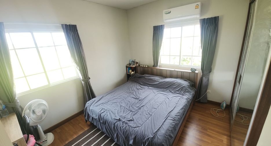 Casa adosada en venta de 4 habitaciones en Lat Lum Kaeo, Pathum Thani