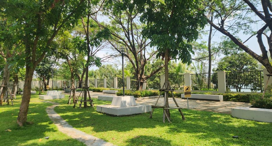 Casa adosada en venta de 4 habitaciones en Lat Lum Kaeo, Pathum Thani