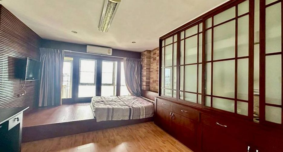 For rent and for sale 2 bedrooms condo in Si Racha, Chonburi