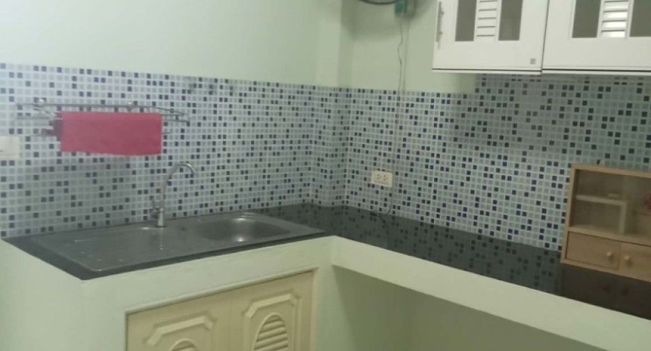 Casa adosada en venta de 2 habitaciones en Si Racha, Chonburi