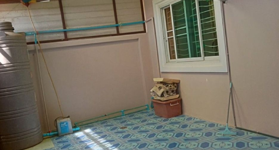 Casa adosada en venta de 2 habitaciones en Si Racha, Chonburi