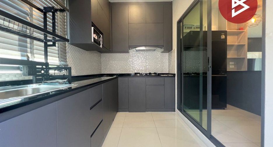 For sale 4 bedrooms house in Bang Phli, Samut Prakan