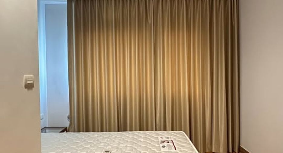 For rent 2 bedrooms condo in Phra Khanong, Bangkok