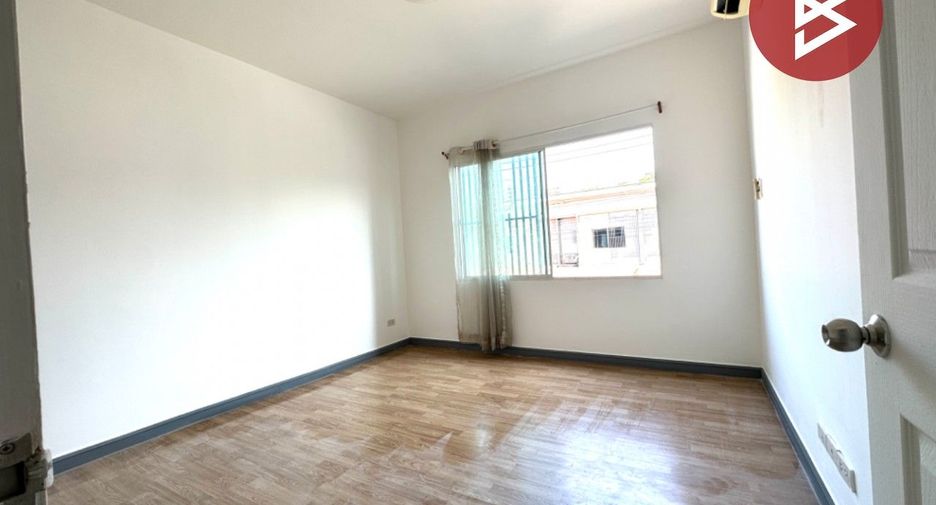 Reihenhaus zum Kauf mit 2 Zimmer in Nong Khae, Saraburi