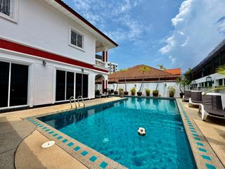 For rent and for sale 4 bedrooms villa in Bang Lamung, Chonburi