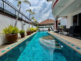 For rent and for sale 4 bedrooms villa in Bang Lamung, Chonburi