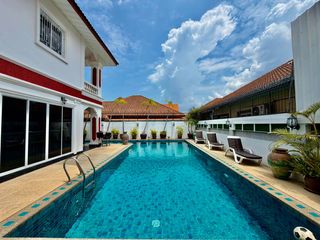 For rent and for sale 4 bedrooms villa in Bang Lamung, Chonburi