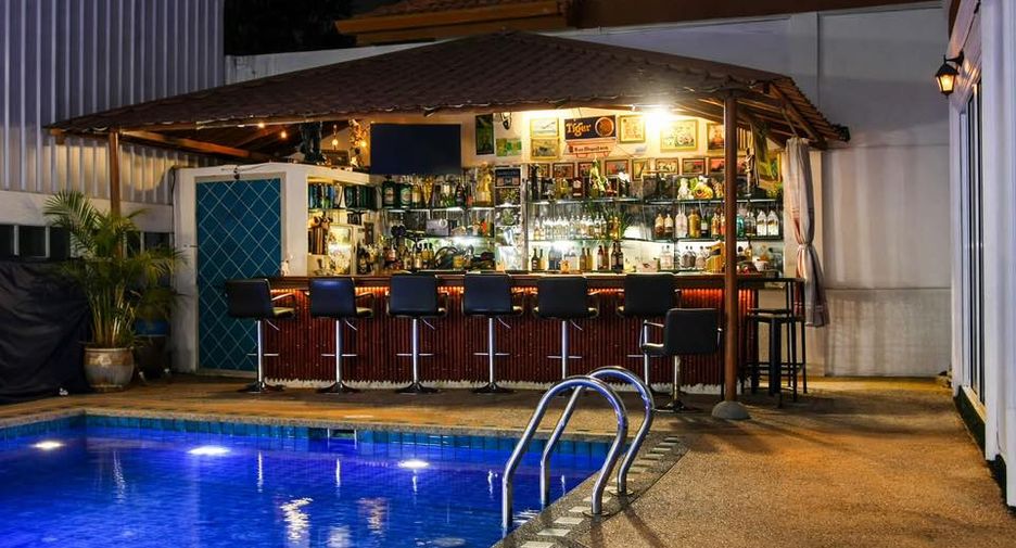Villa zur Miete und zum Kauf mit 4 Zimmer in Bang Lamung, Chonburi