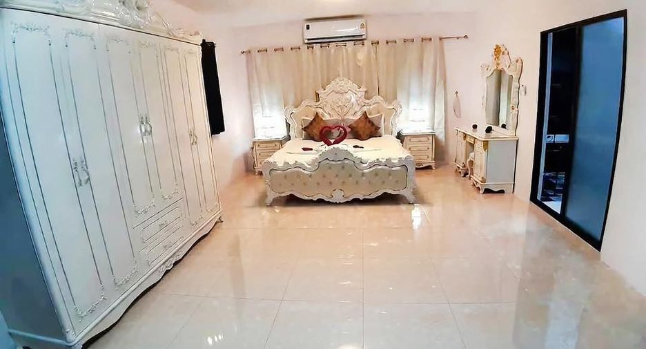 Villa zur Miete und zum Kauf mit 4 Zimmer in Bang Lamung, Chonburi