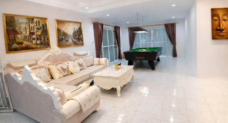 Villa zur Miete und zum Kauf mit 4 Zimmer in Bang Lamung, Chonburi