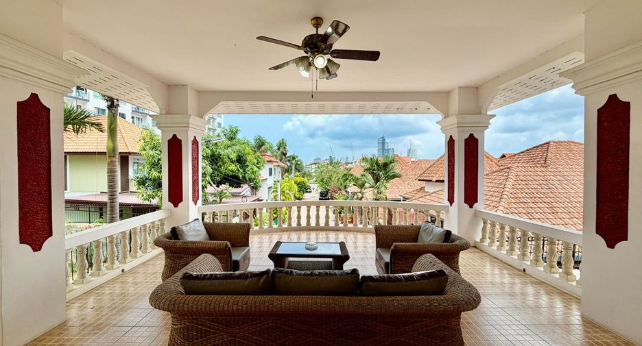 Villa zur Miete und zum Kauf mit 4 Zimmer in Bang Lamung, Chonburi