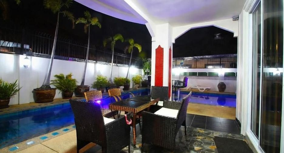 Villa zur Miete und zum Kauf mit 4 Zimmer in Bang Lamung, Chonburi