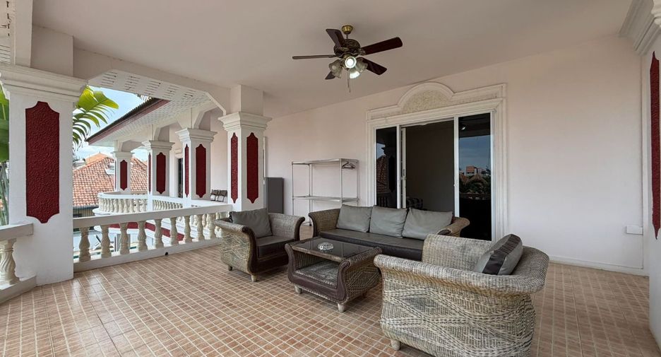 Villa zur Miete und zum Kauf mit 4 Zimmer in Bang Lamung, Chonburi