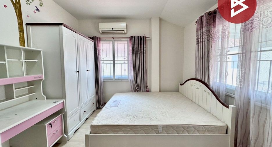 For sale 4 bedrooms house in Mueang Chon Buri, Chonburi