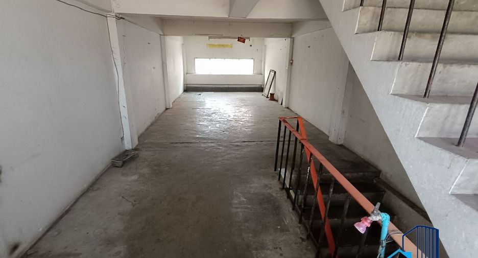 Продажа 3 спальни торговое помещение в Khlong Luang, Патумтани