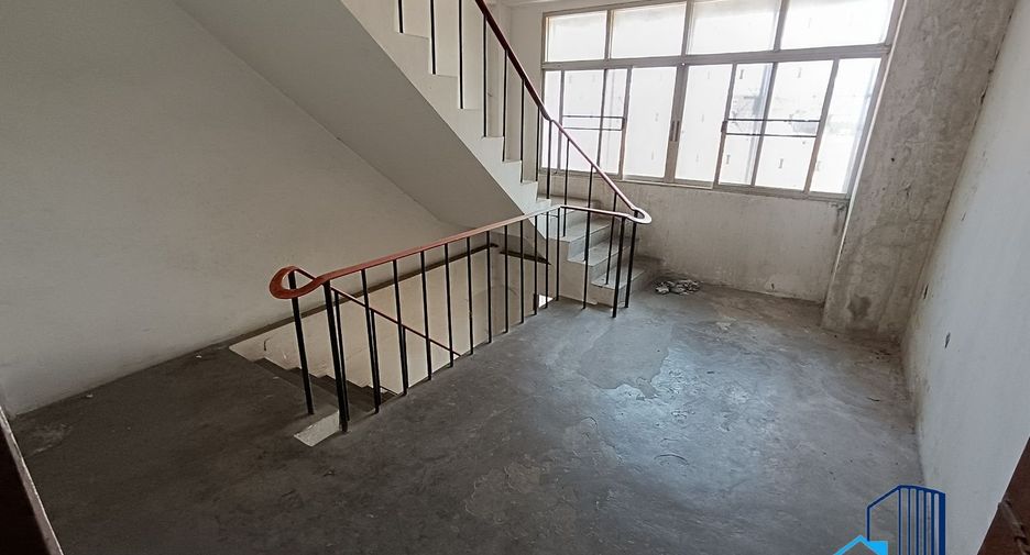 Продажа 3 спальни торговое помещение в Khlong Luang, Патумтани