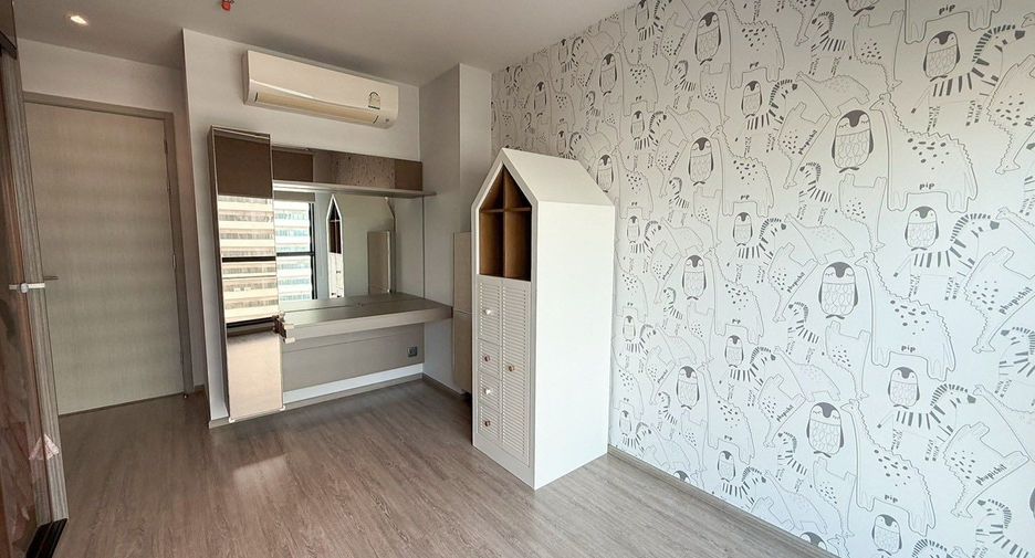 For rent 2 bedrooms condo in Watthana, Bangkok