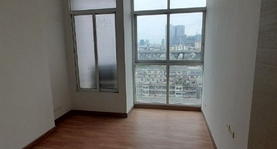 For sale 1 Beds condo in Bang Na, Bangkok
