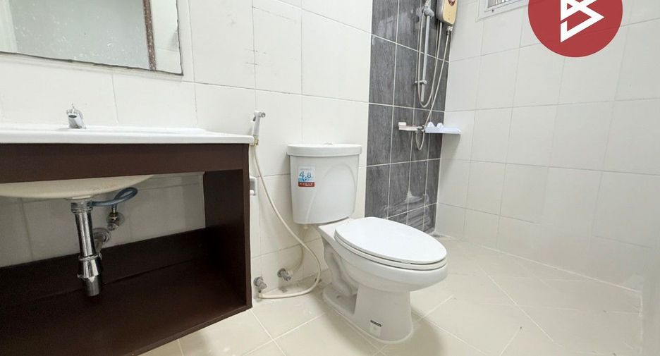 Продажа 3 спальни таунхаус в Mueang Chon Buri, Чонбури