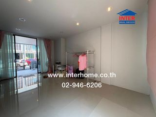 For rent and for sale 3 bedrooms townhouse in Lat Krabang, Bangkok