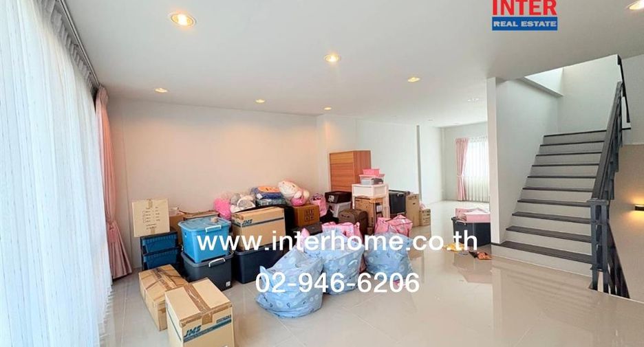 Reihenhaus zur Miete und zum Kauf mit 3 Zimmer in Lat Krabang, Bangkok