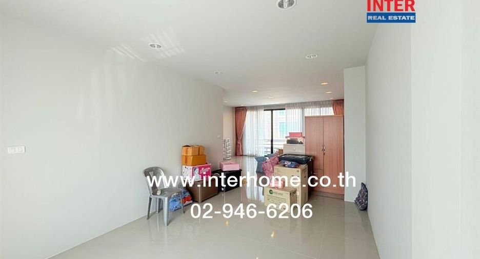Reihenhaus zur Miete und zum Kauf mit 3 Zimmer in Lat Krabang, Bangkok