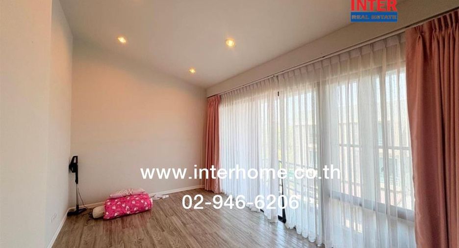 Reihenhaus zur Miete und zum Kauf mit 3 Zimmer in Lat Krabang, Bangkok
