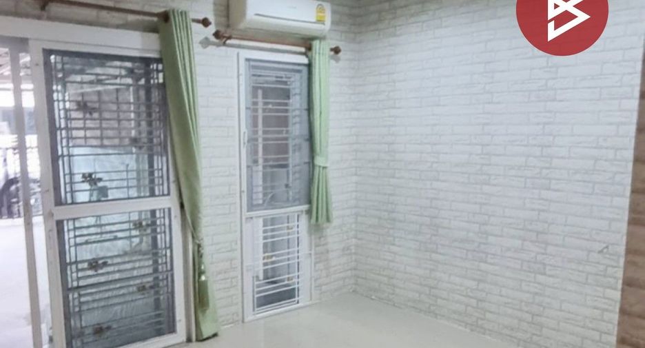 For sale 2 bedrooms townhouse in Bang Pakong, Chachoengsao