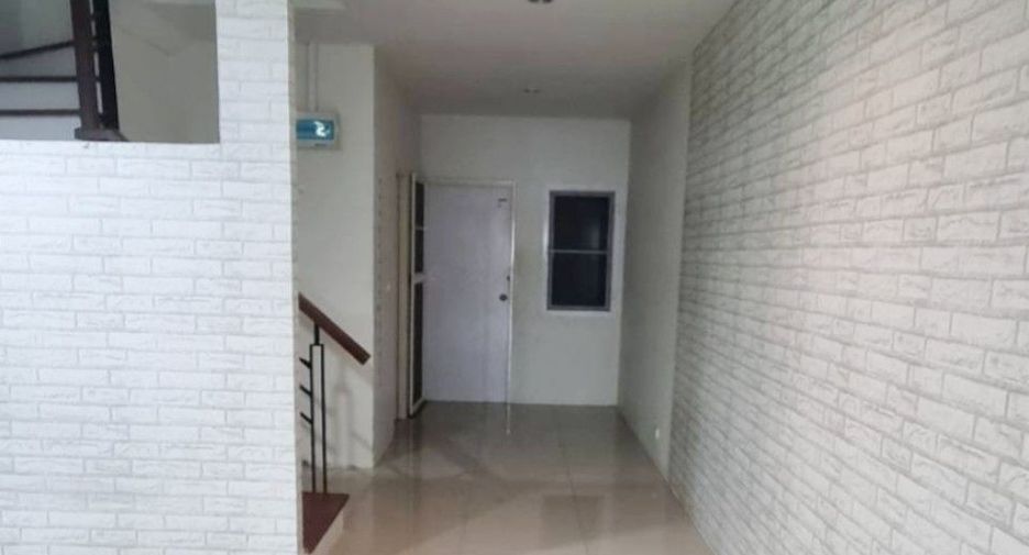 For sale 2 bedrooms townhouse in Bang Pakong, Chachoengsao