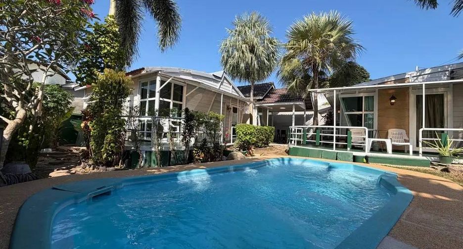 For rent 2 bedrooms villa in Mueang Phuket, Phuket