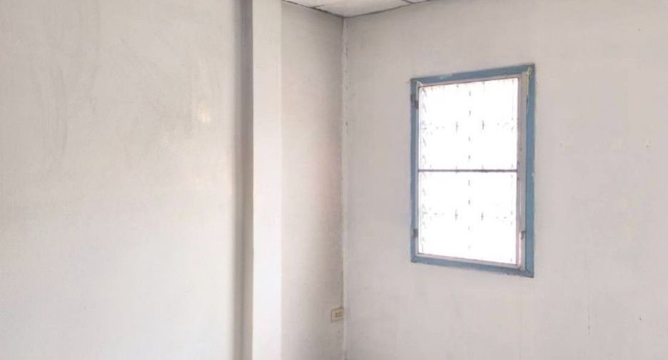For sale 2 bedrooms townhouse in Thanyaburi, Pathum Thani