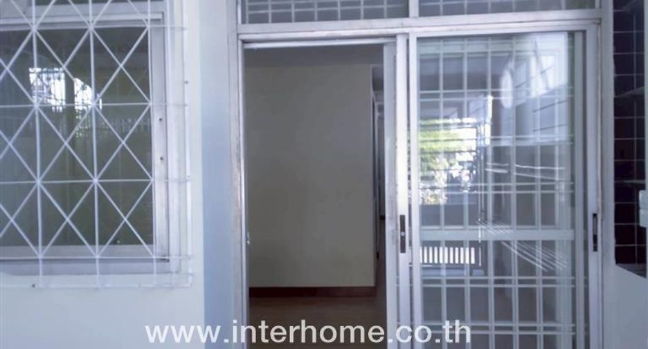 Reihenhaus zum Kauf mit 3 Zimmer in Taling Chan, Bangkok