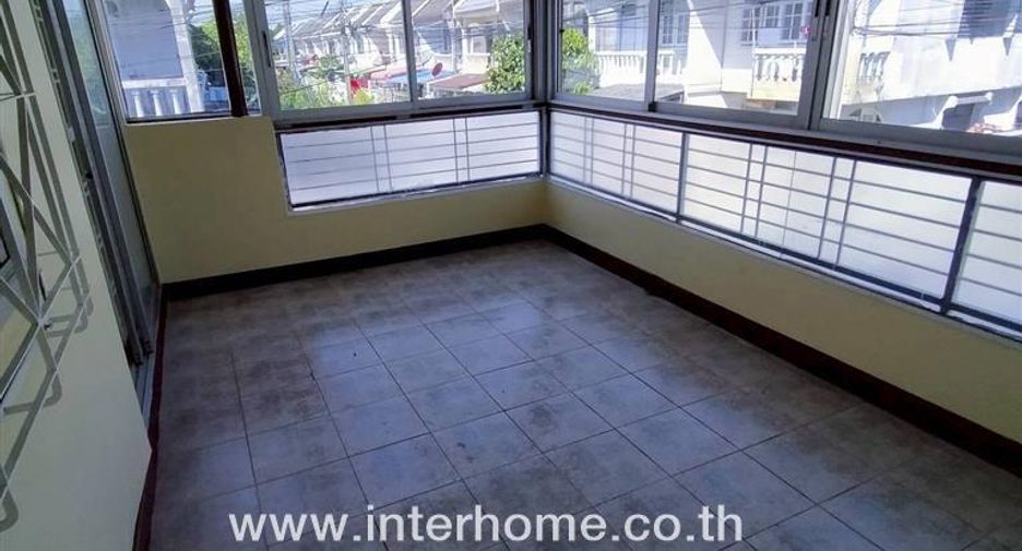 Reihenhaus zum Kauf mit 3 Zimmer in Taling Chan, Bangkok