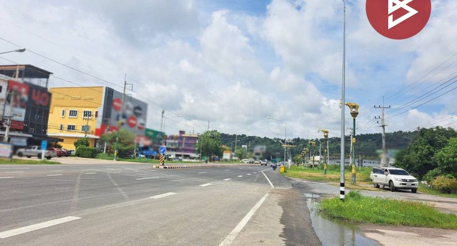 For sale 2 bedrooms retail Space in Mueang Uthai Thani, Uthai Thani