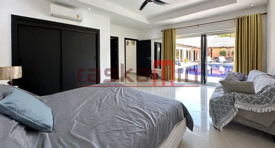 For rent 3 bedrooms villa in East Pattaya, Pattaya