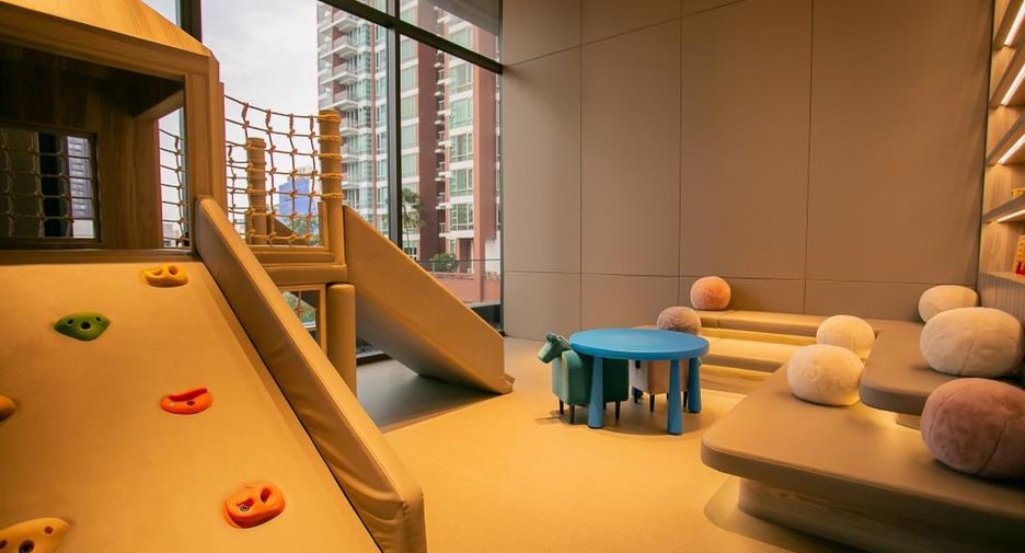 For rent and for sale 3 bedrooms condo in Khlong Toei, Bangkok