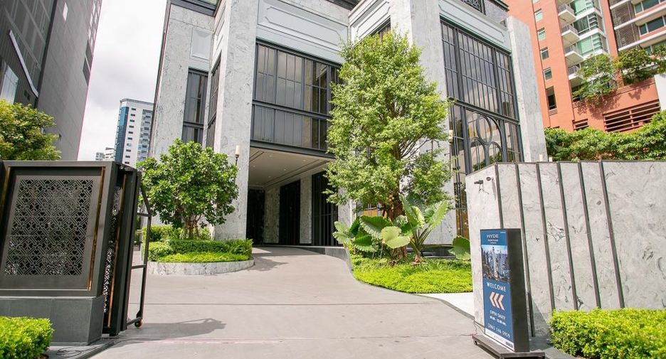 For rent and for sale 3 bedrooms condo in Khlong Toei, Bangkok