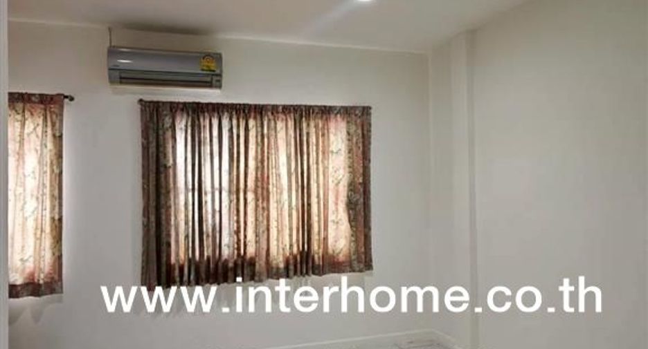For sale 3 bedrooms townhouse in Khlong Sam Wa, Bangkok