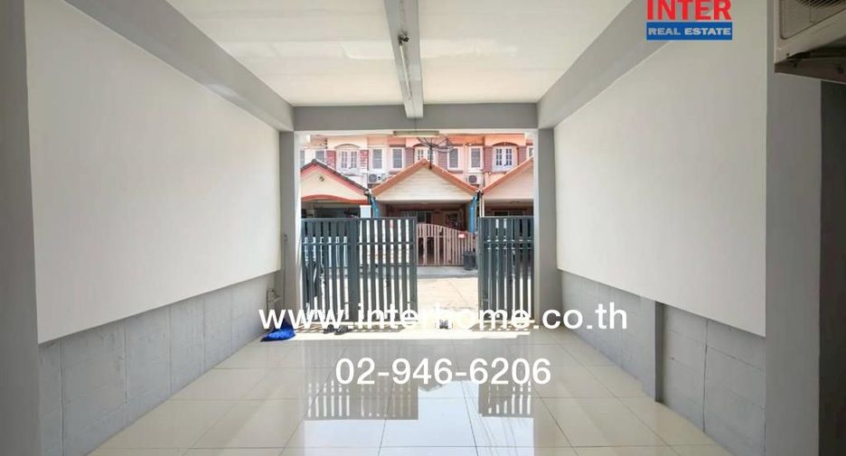 For sale 3 bedrooms townhouse in Khlong Sam Wa, Bangkok