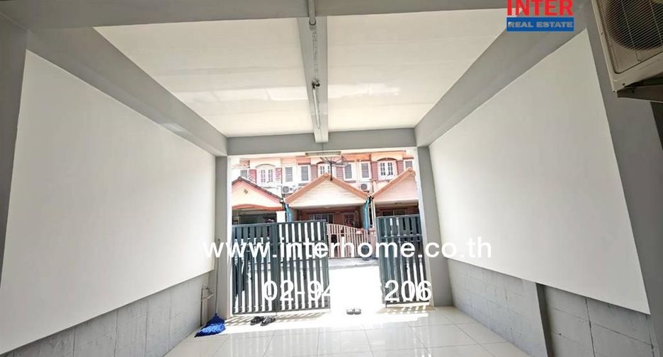 For sale 3 bedrooms townhouse in Khlong Sam Wa, Bangkok
