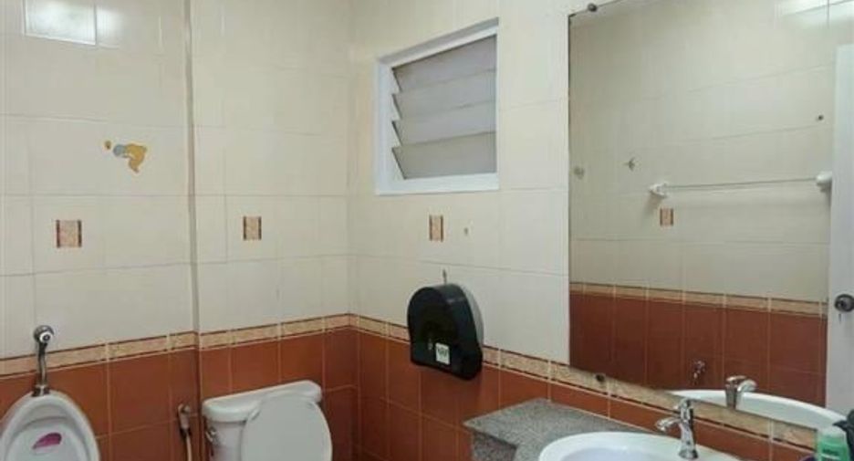 For sale 3 bedrooms townhouse in Khlong Sam Wa, Bangkok