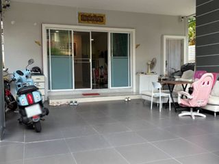 Haus zum Kauf mit 4 Zimmer in Don Mueang, Bangkok