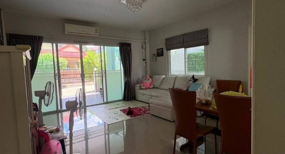 For sale 4 bedrooms house in Don Mueang, Bangkok