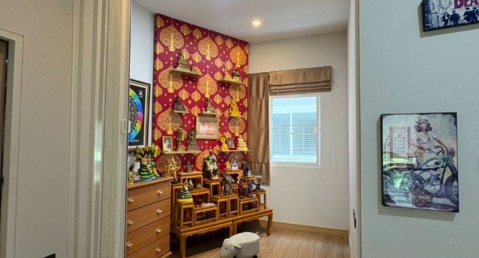 For sale 4 bedrooms house in Don Mueang, Bangkok