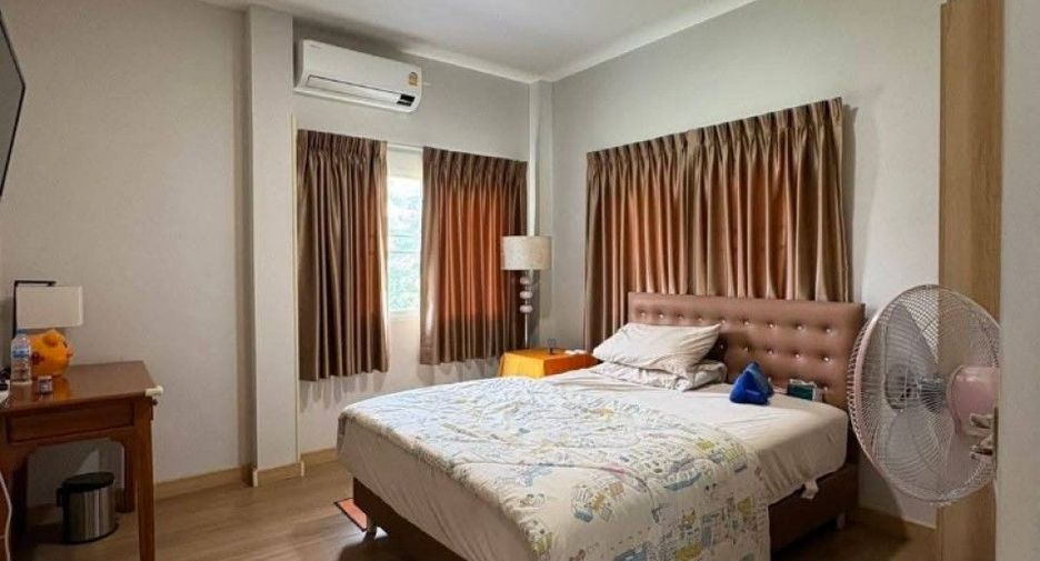 For sale 4 bedrooms house in Don Mueang, Bangkok