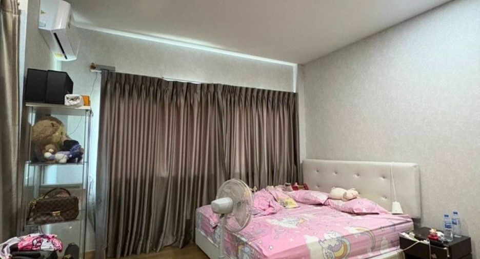 For sale 4 bedrooms house in Don Mueang, Bangkok