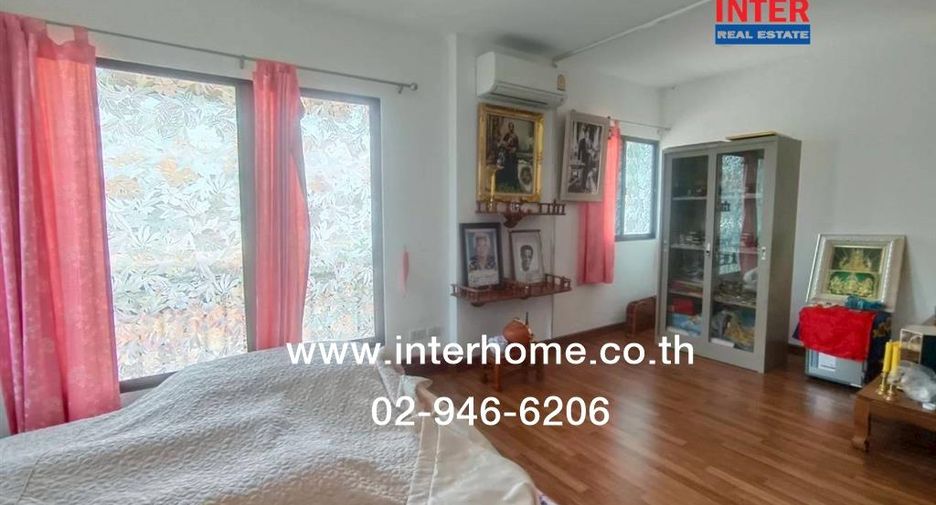 Casa adosada en venta de 3 habitaciones en Suan Luang, Bangkok