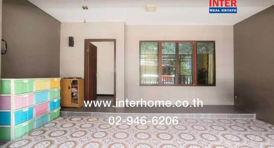 Casa adosada en venta de 3 habitaciones en Suan Luang, Bangkok