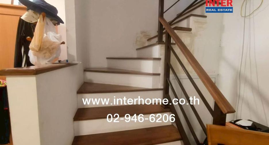 Casa adosada en venta de 3 habitaciones en Suan Luang, Bangkok